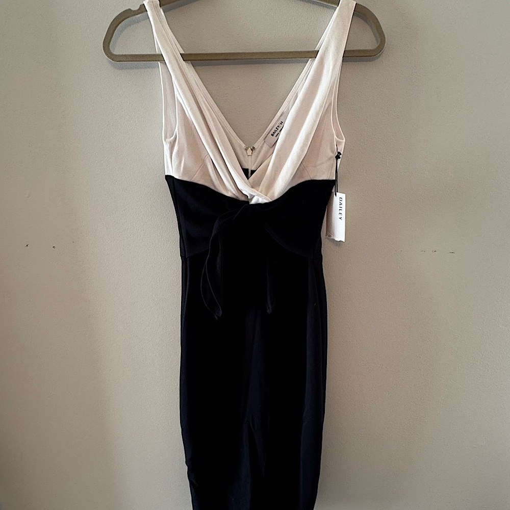 Bailey 44 NWT dionysus dress in white & navy- xs